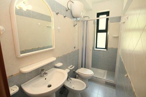 Agnone Villa Sleeps 3 Air Con Wifi