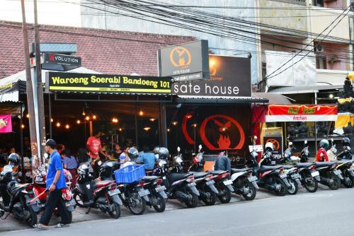 Hotel Devata Suites And Residence