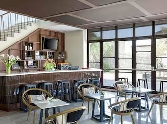 Hotel Ibis Styles Bali Kuta Dewi Sri