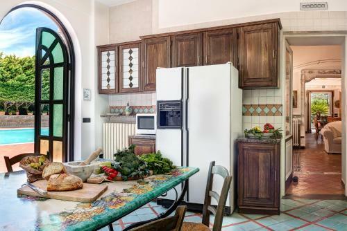 Apartamento The Palace - Luxury Villa With Pool