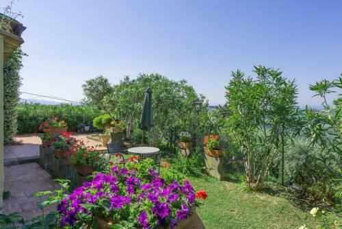 Badia A Passignano Apartment Sleeps 5 Air Con