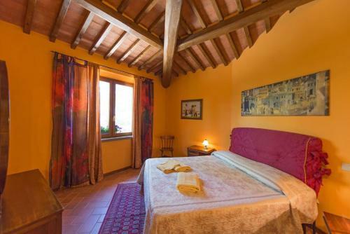 Badia A Passignano Apartment Sleeps 5 Air Con