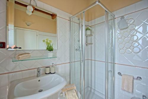 Santa Maria Acone Villa Sleeps 12 Pool Air Con Wifi