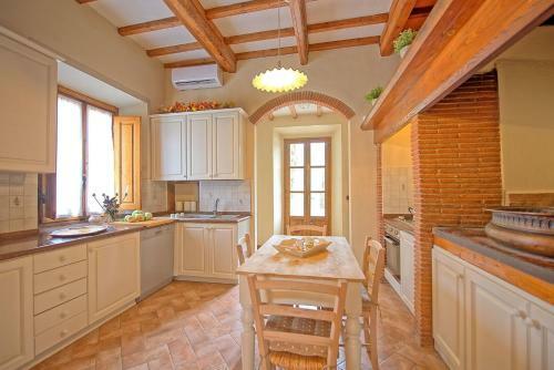 Santa Maria Acone Villa Sleeps 12 Pool Air Con Wifi