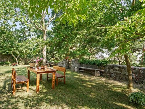 Inviting Cottage In Maniace With Private Garden