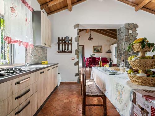 Inviting Cottage In Maniace With Private Garden