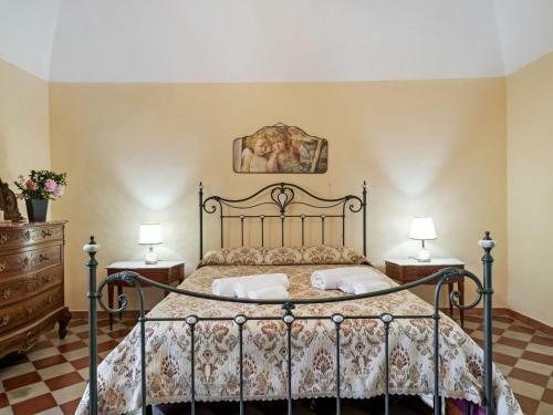 Inviting Cottage In Maniace With Private Garden