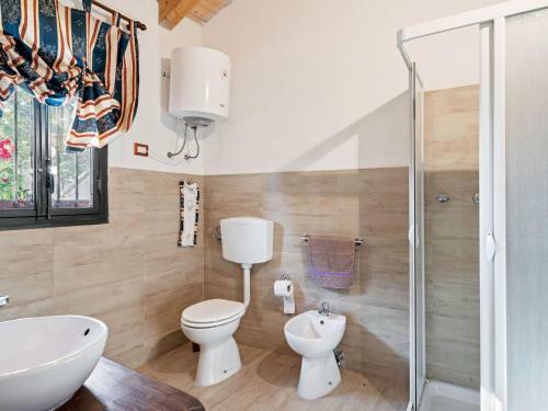 Inviting Cottage In Maniace With Private Garden
