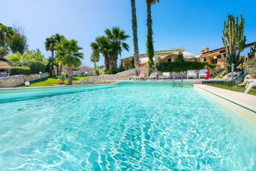 Plemmirio Villa Sleeps 8 With Pool Air Con And Wifi