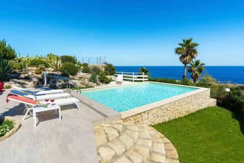 Plemmirio Villa Sleeps 8 With Pool Air Con And Wifi