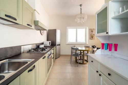 Plemmirio Villa Sleeps 6 With Pool Air Con And Wifi