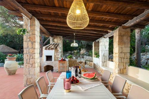 Plemmirio Villa Sleeps 6 With Pool Air Con And Wifi