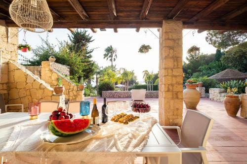 Plemmirio Villa Sleeps 6 With Pool Air Con And Wifi