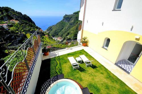 Pontone Villa Sleeps 5 Pool Air Con Wifi