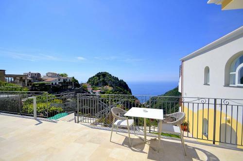 Pontone Villa Sleeps 5 Pool Air Con Wifi