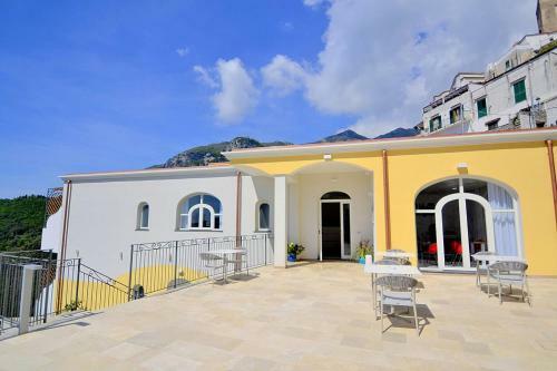 Pontone Villa Sleeps 2 With Pool And Air Con