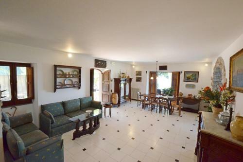 Amore Rentals - Villa Posidonia 2