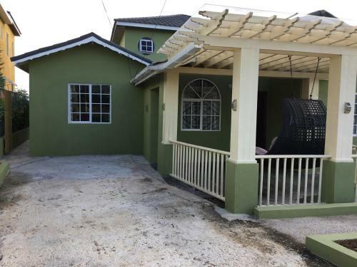 Florence Hall Boulevard Holiday Home