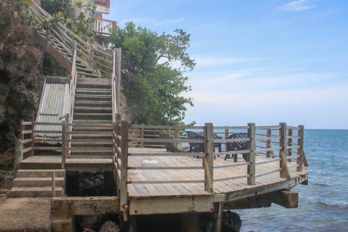Hostal Afibaviewbeachfrontproperty