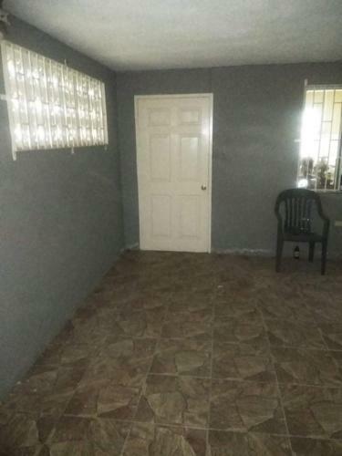 Immaculate 2-bed Apartment In Spanish Town