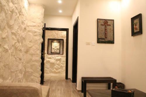 Mount Nebo Hotel & Restaurant Madaba City Center