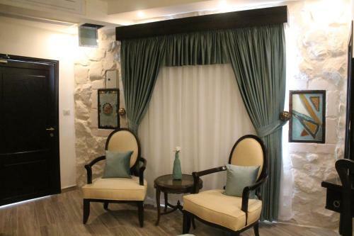 Mount Nebo Hotel & Restaurant Madaba City Center