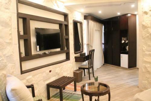 Mount Nebo Hotel & Restaurant Madaba City Center