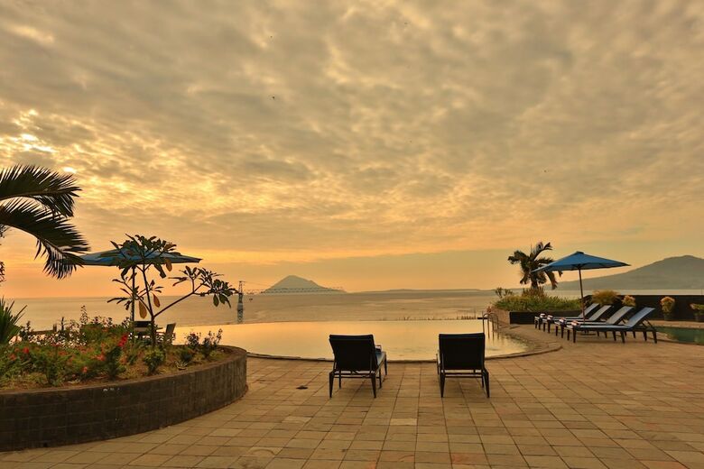 Hotel Aryaduta Manado