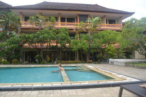 Hostal Beneyasa Beach Inn I