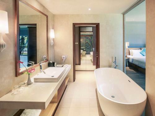 Hotel Manado Tateli Beach Resort