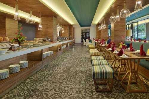 Hotel Manado Tateli Beach Resort