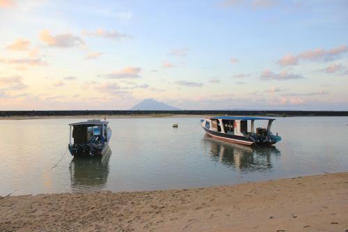 Hotel Manado Tateli Beach Resort