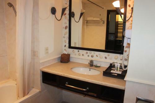 Hotel Manado Tateli Beach Resort