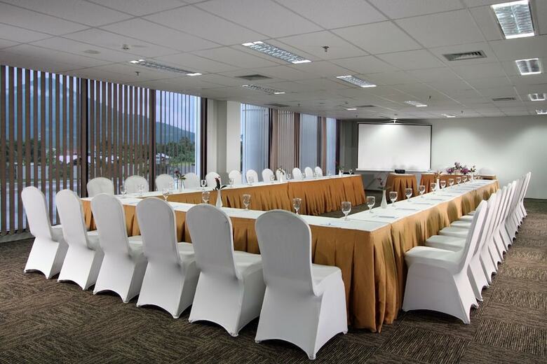 Sutanraja Hotel Convention & Recreation