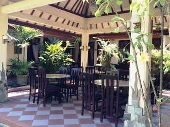 Sri Ratu Villas