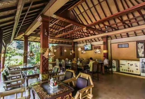 Hotel Dewa Bharata Bungalows Legian