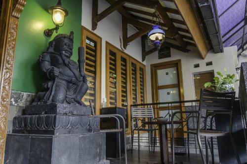 Hostal Dhanesvara Holistic Unique Homestay