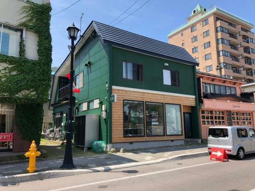 Hostal Motomachi House X Cafe