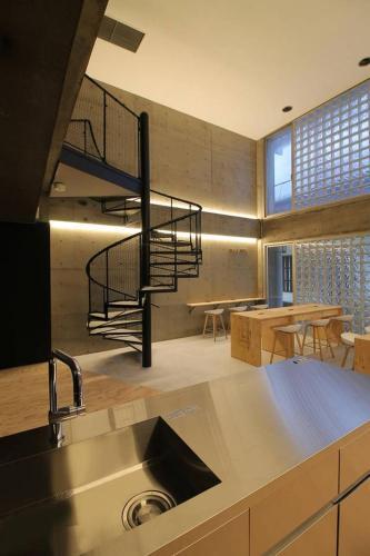 Small Hotel - Hondori Shopping Arcade (3k)