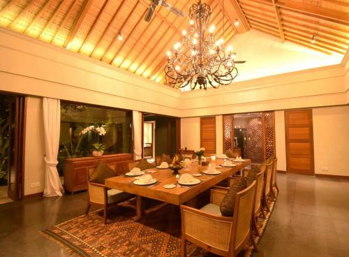 Villa The Shanti Residence