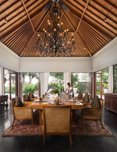 Villa The Shanti Residence