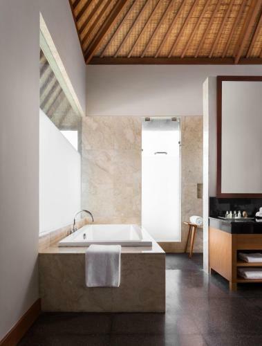 Villa The Shanti Residence
