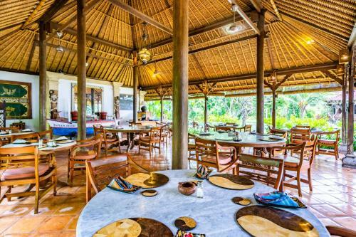 Taman Selini Wahana Beach Resort