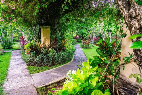 Taman Selini Wahana Beach Resort