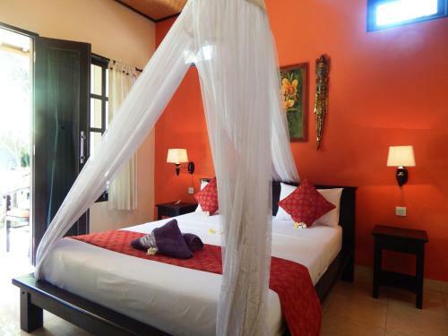 Hostal Giri Sari Guest House