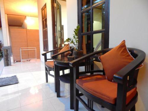 Hostal Giri Sari Guest House