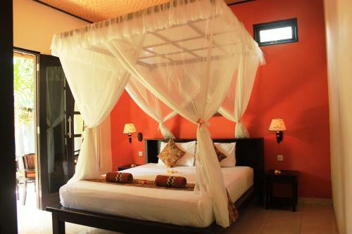 Hostal Giri Sari Guest House