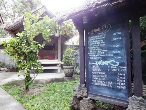 Hostal Giri Sari Guest House