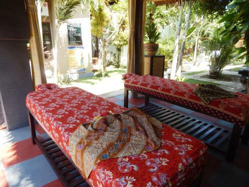 Hostal Giri Sari Guest House