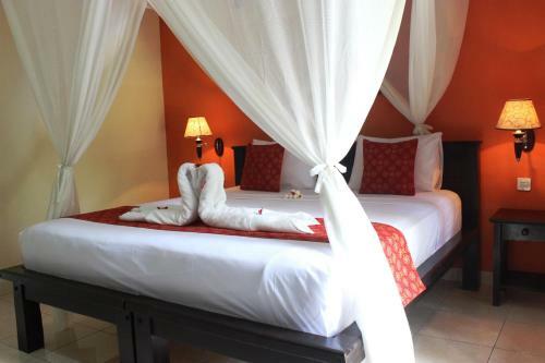 Hostal Giri Sari Guest House